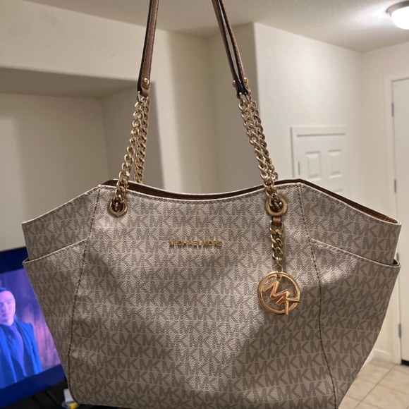 Handbag - Picture 5 of 5